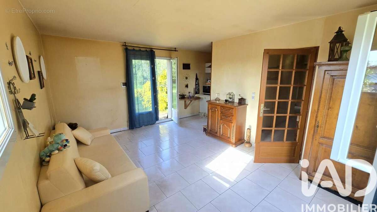 Photo 3