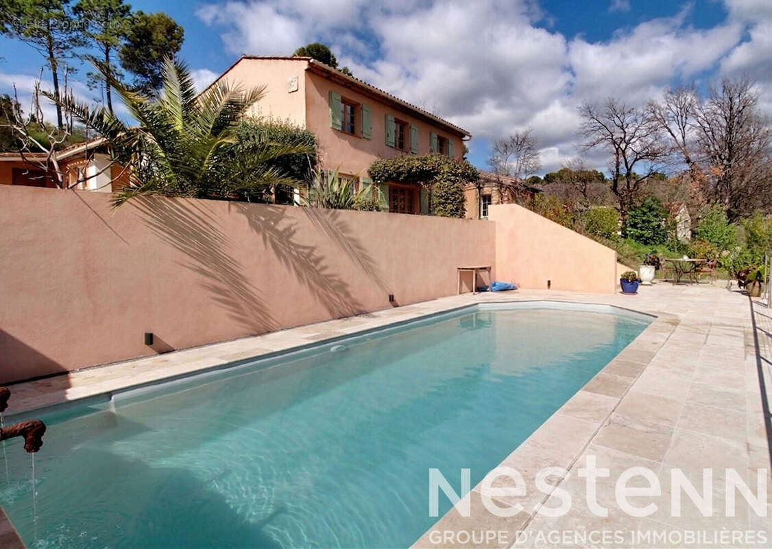 Maison à VILLECROZE