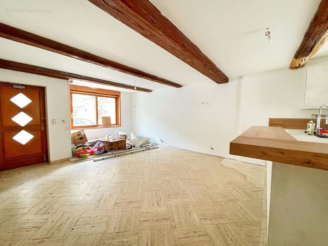 Maison à ORLIENAS