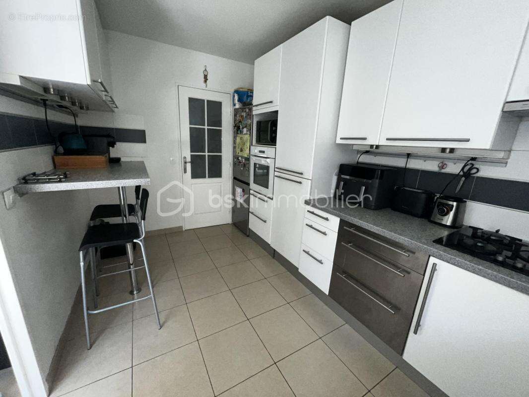 Rare : NOISIEL : Appartement avec balcons, terrasse et garage individuel - photo 9