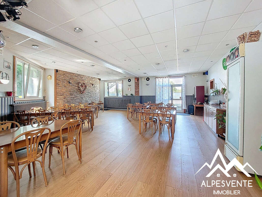 vente-commerce-appartement-terrasse-féternes-alpesvente - Commerce à FETERNES