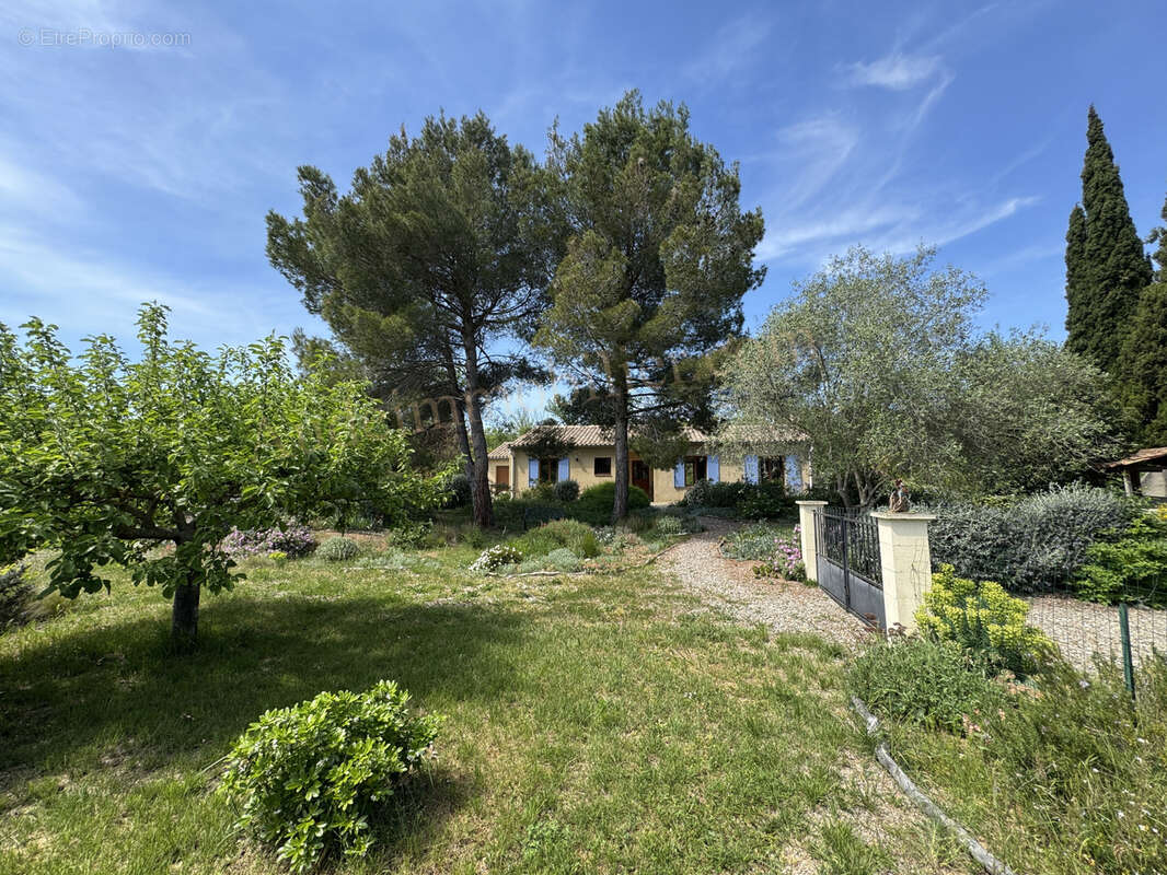 Villa de plain pied avec grand jardin - photo 13