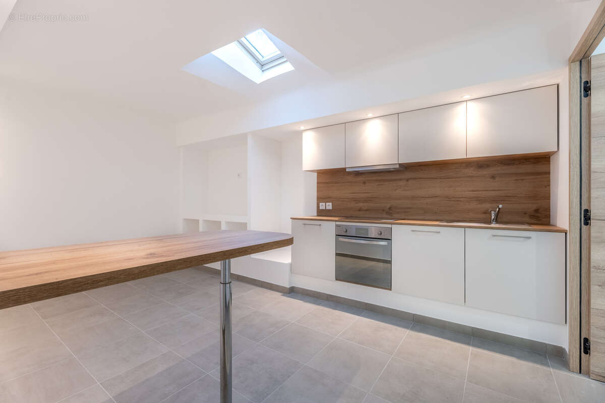 Appartement à MARSEILLE-4E