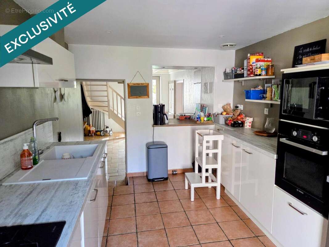 Maison 180 m² à La Creche  - photo 4