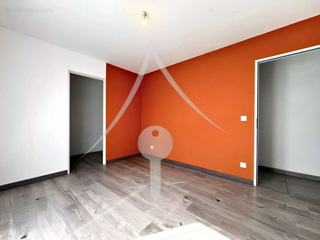 Maison à LAVERNOSE-LACASSE