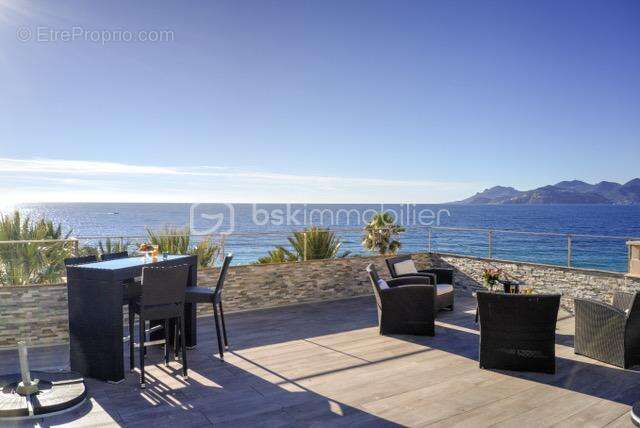 Cannes -  penthouse - front de mer - 4 chambres - terrasse 100m² - 5 min du palais des festivals - photo 2