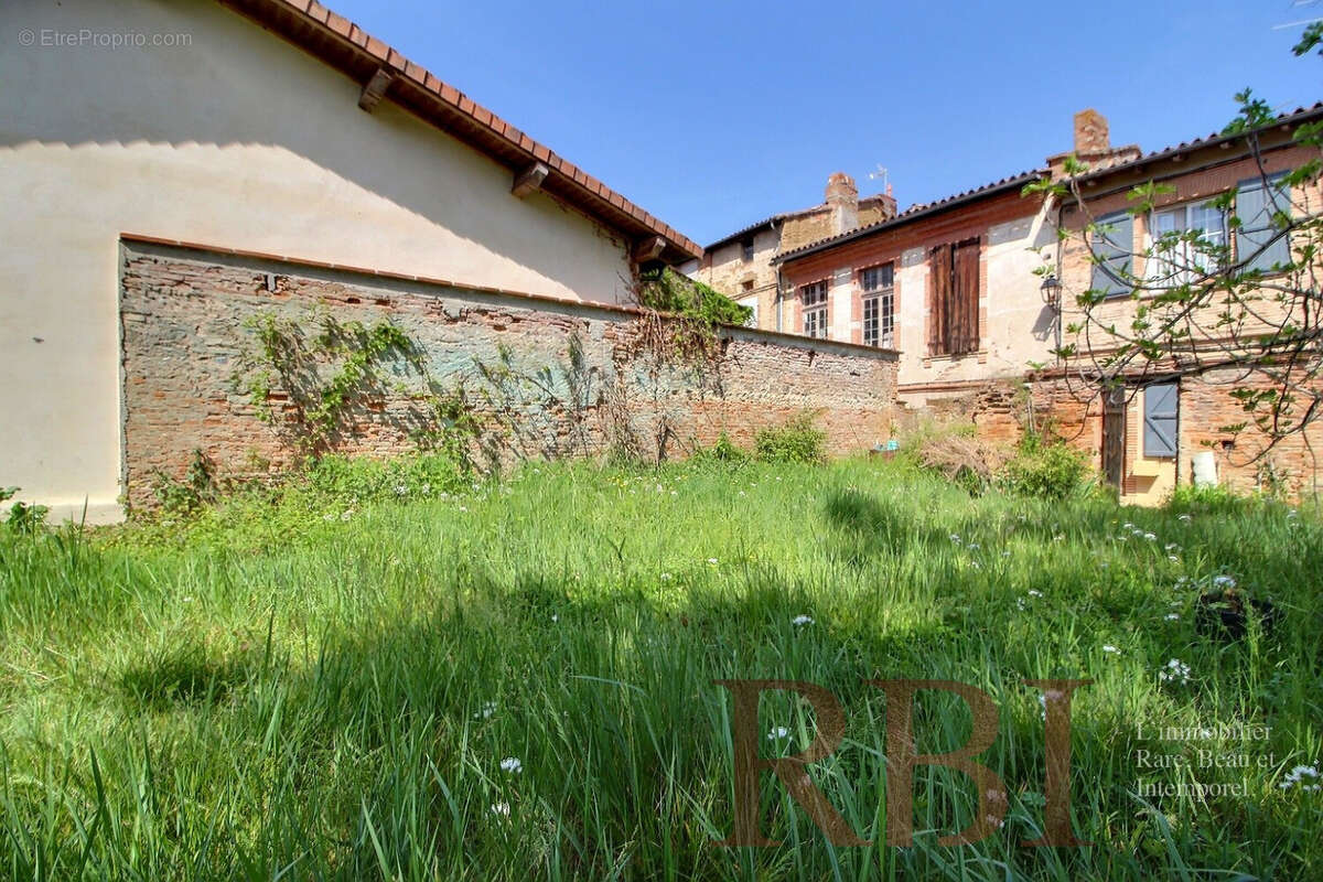 Maison à MONTESQUIEU-VOLVESTRE