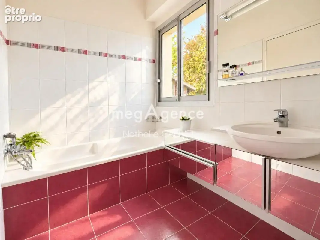 PRUNIERS- Hauts de Beaumont-Maison d'architecte de 5 chambres sur 1250 m2 avec belle piscine - photo 6