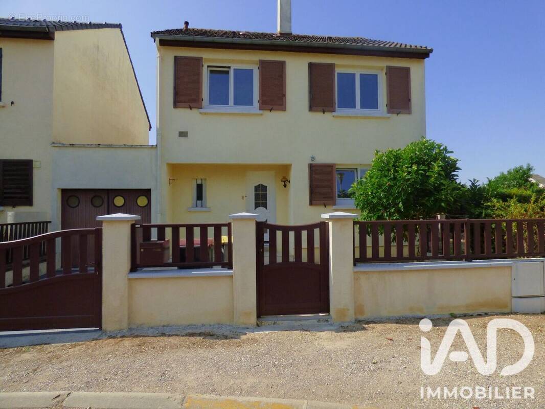 Photo 1 - Maison à SAINT-CLEMENT