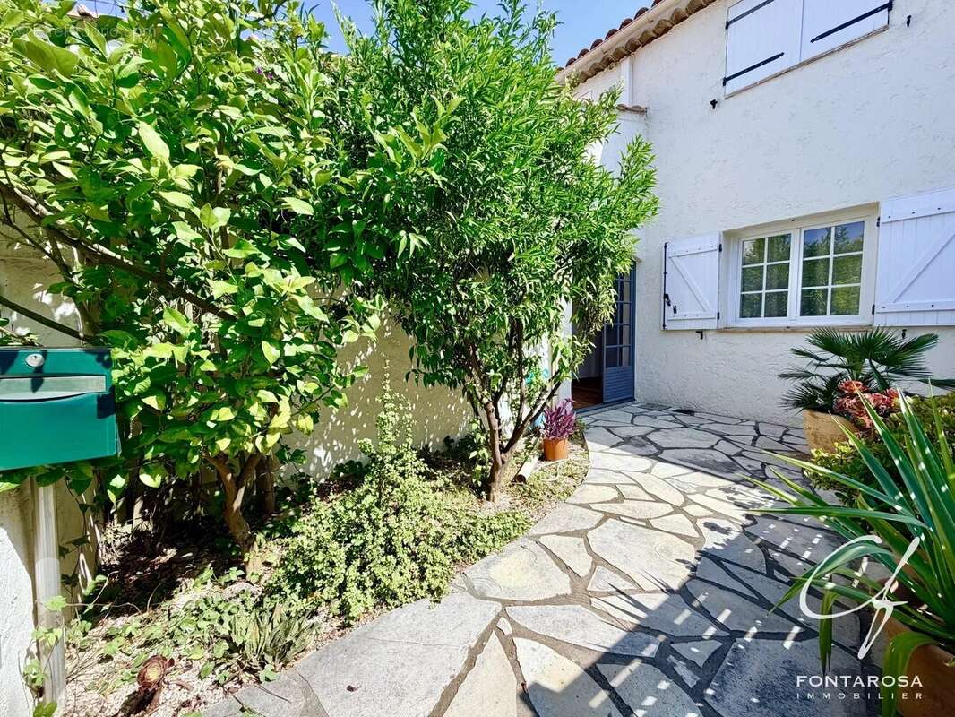 Maison familiale avec jardin et garage - photo 2
