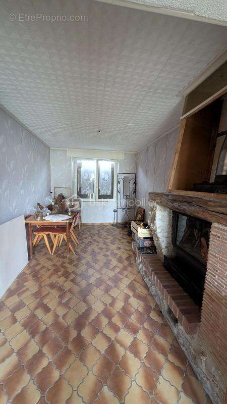 Maison à SAINT-GERMAIN-SOUS-DOUE