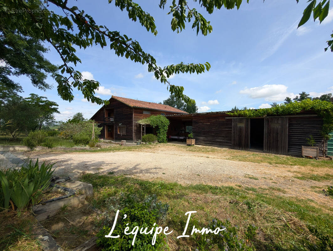Maison à MONBLANC