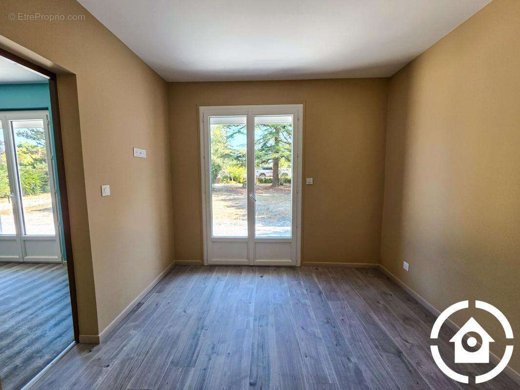 ? Maison de plain-pied rénovée - 84 m² - 3 chambres ? - photo 15