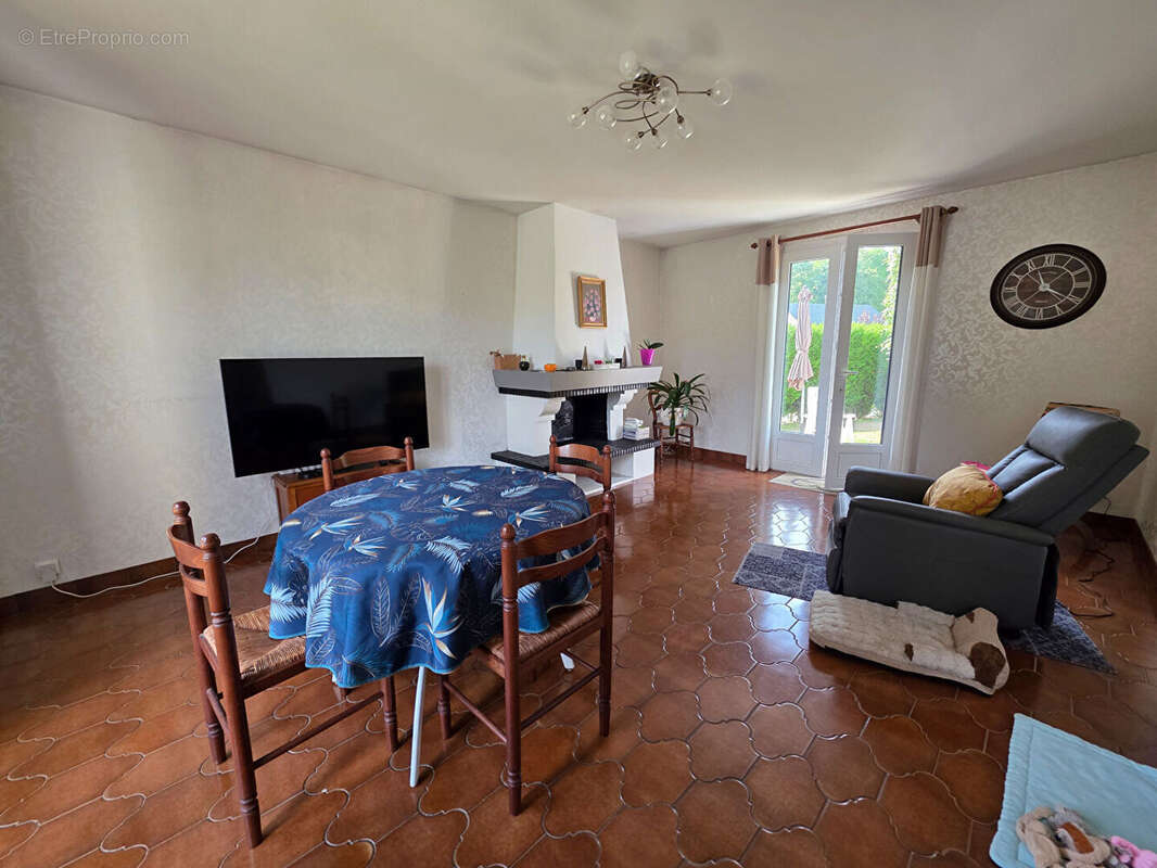 Maison à BRETEUIL