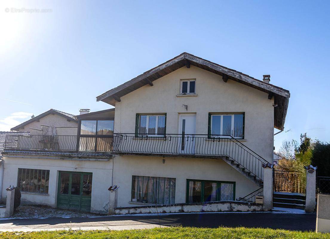 Maison à VIOLAY