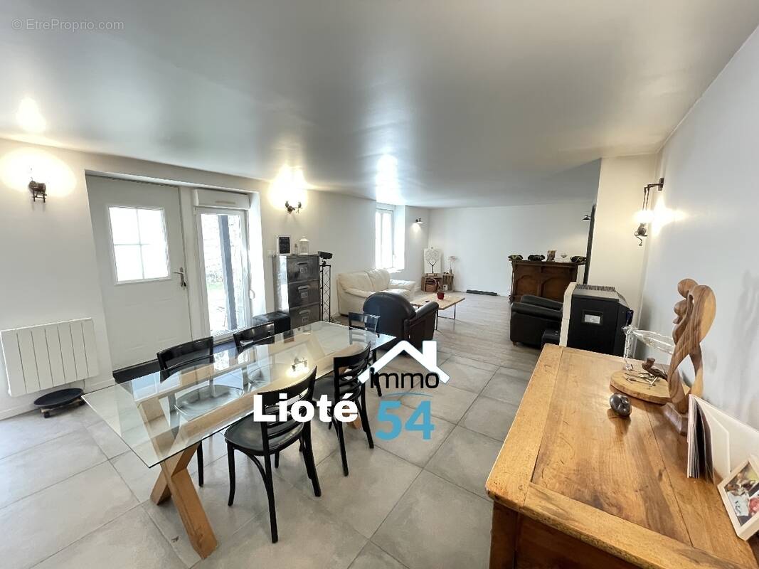 Maison à BAINVILLE-AUX-MIROIRS