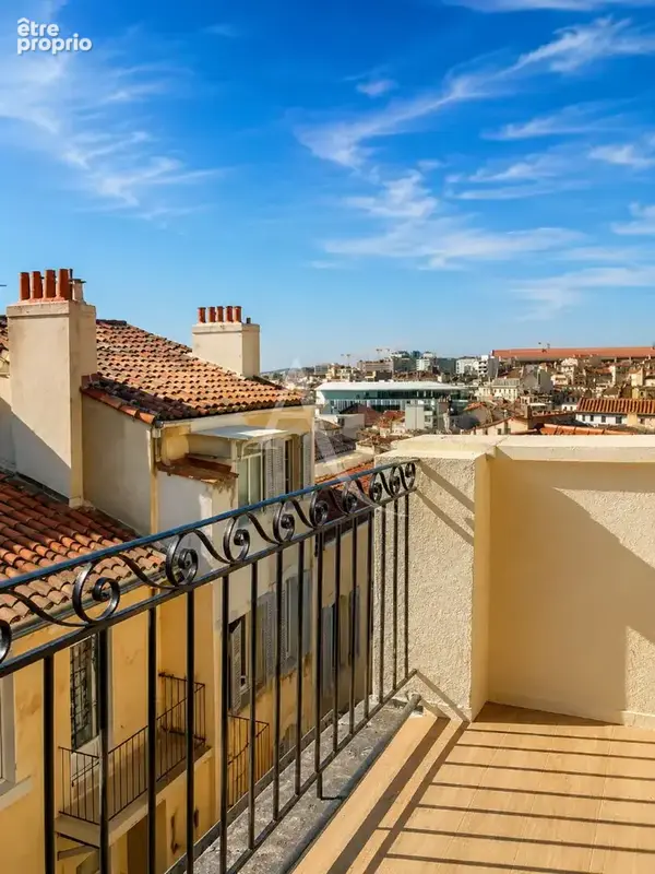 Thiers - T3 - Terrasse / Dernier étage / Vue dégagée - photo 2