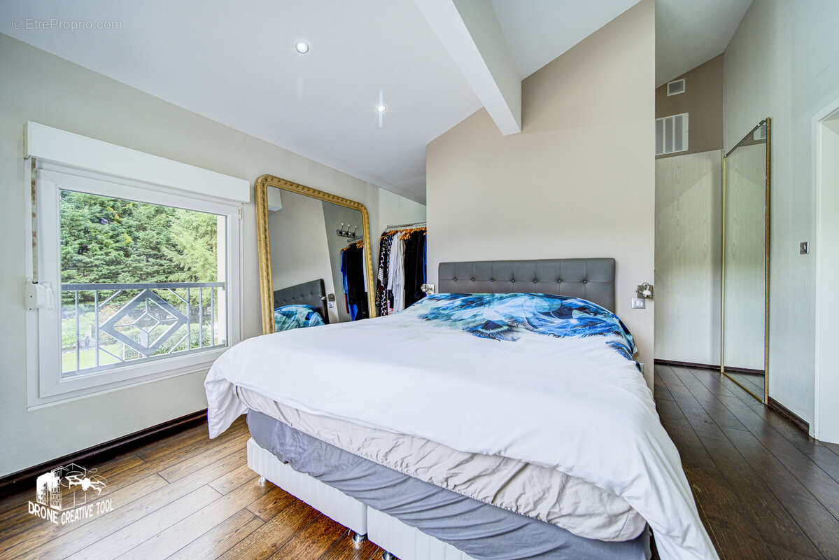 Maison à COIN-LES-CUVRY