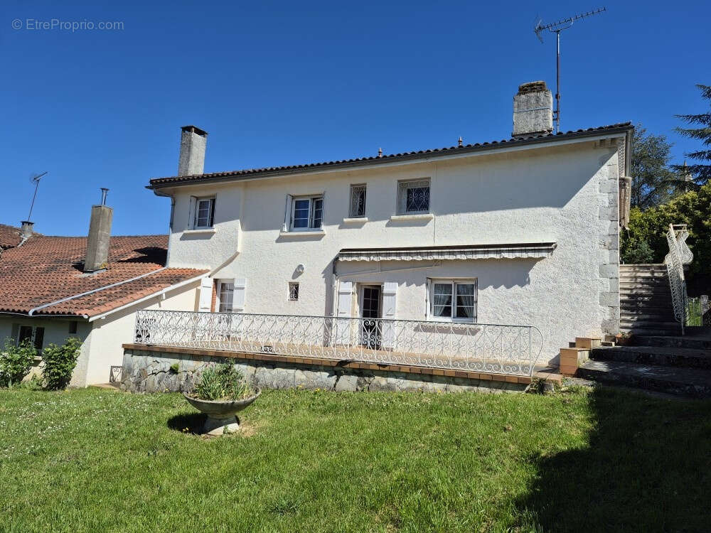 Maison à MONTAUT-LES-CRENEAUX
