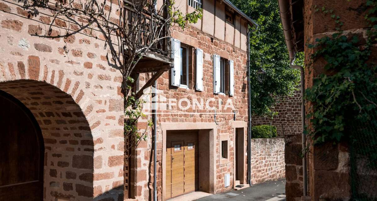 Maison à MARCILLAC-VALLON