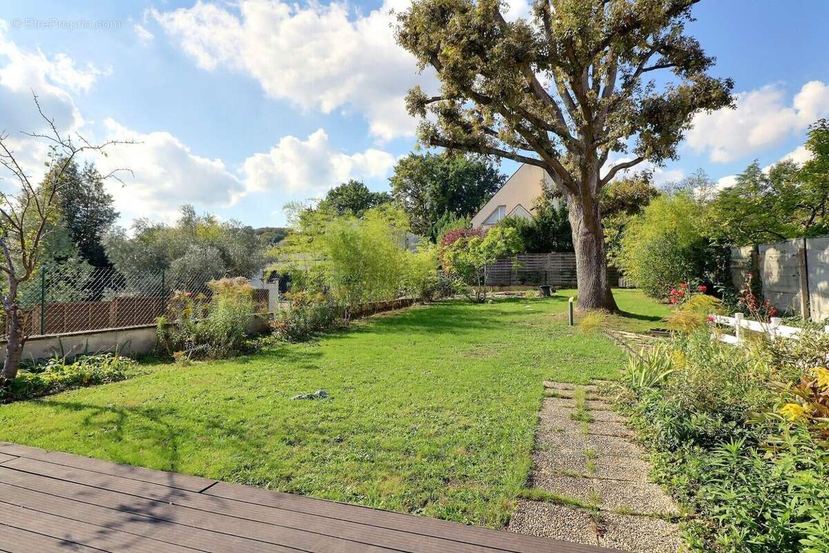Maison à VERRIERES-LE-BUISSON