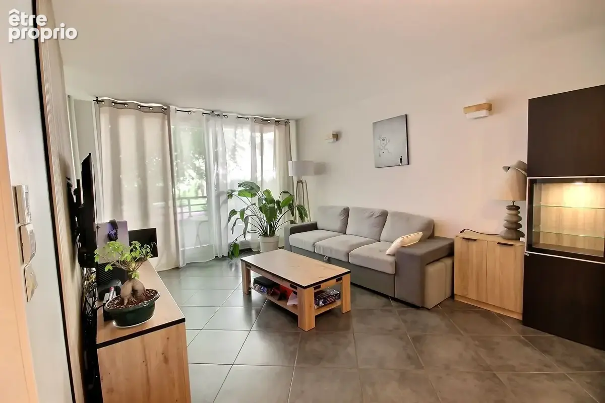 Appartement à FRESNES