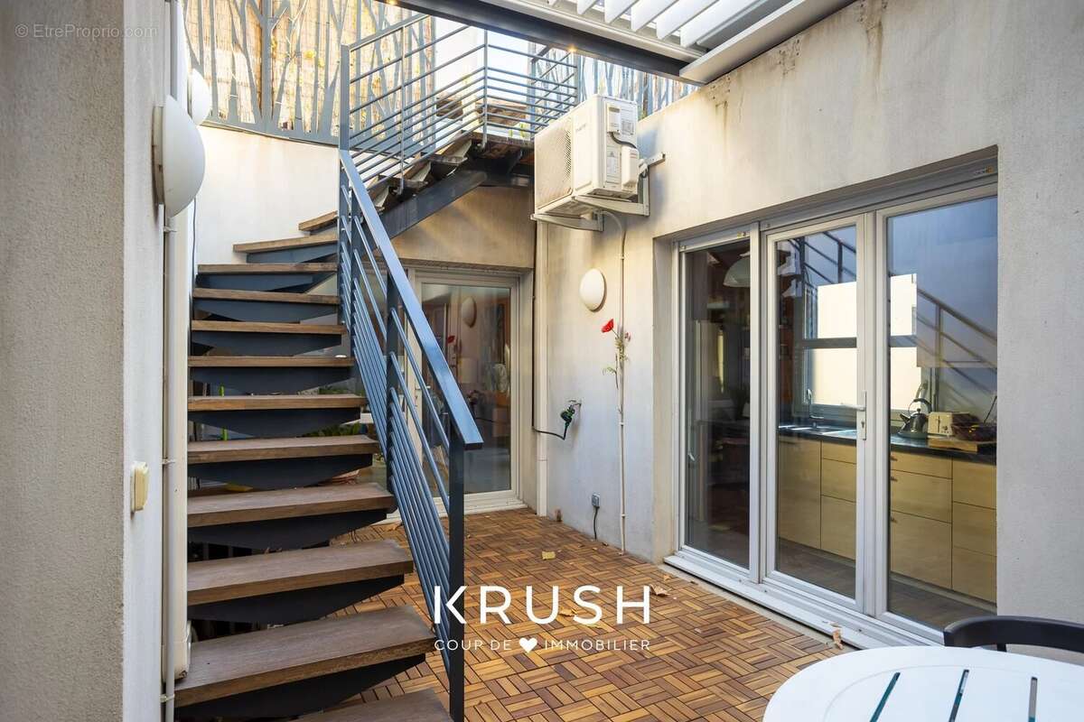 Appartement à MARSEILLE-1E