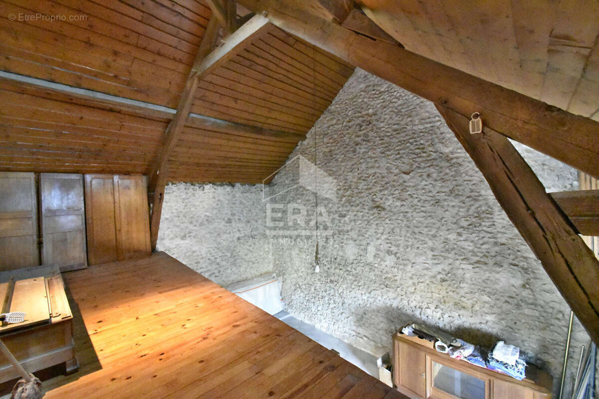 Maison à NEAUPHLE-LE-VIEUX