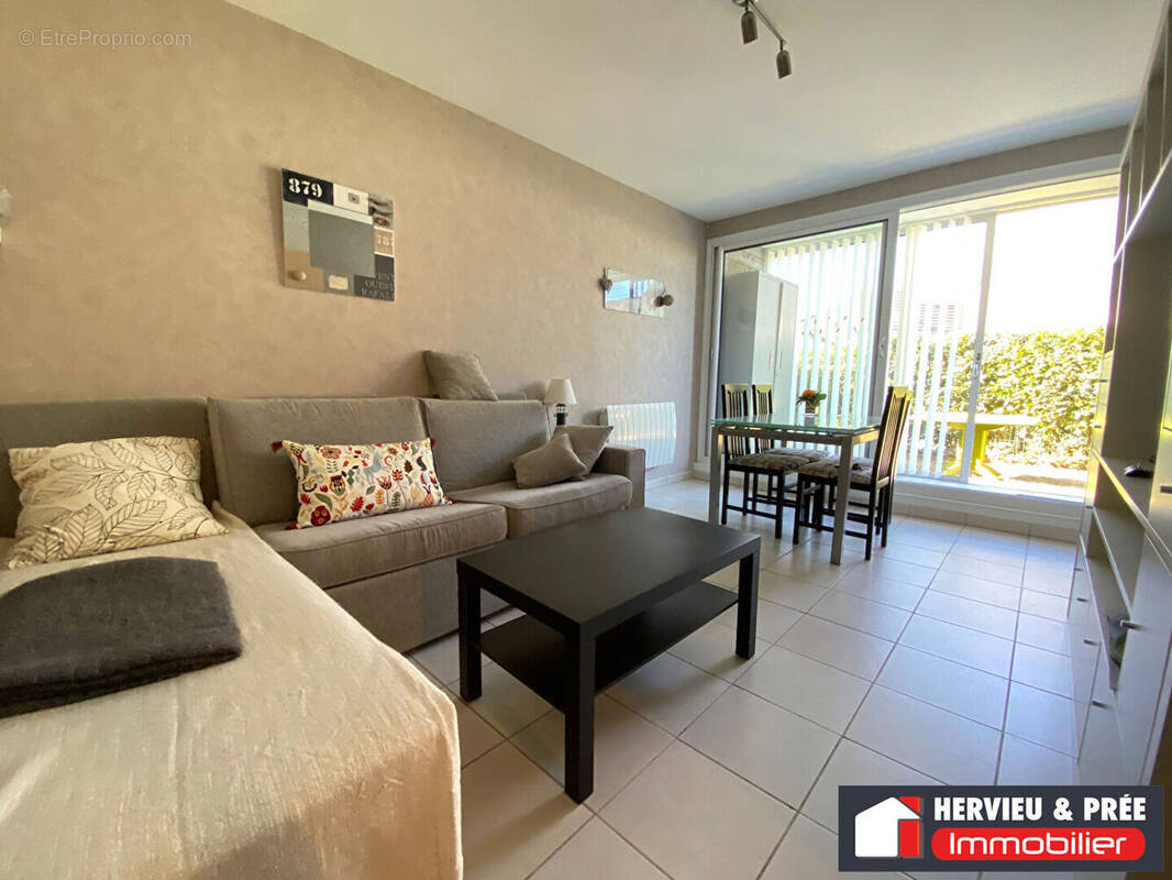 Appartement à LUC-SUR-MER