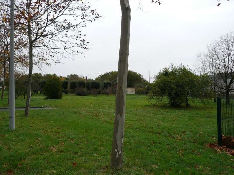 Terrain à CHATEAUBERNARD