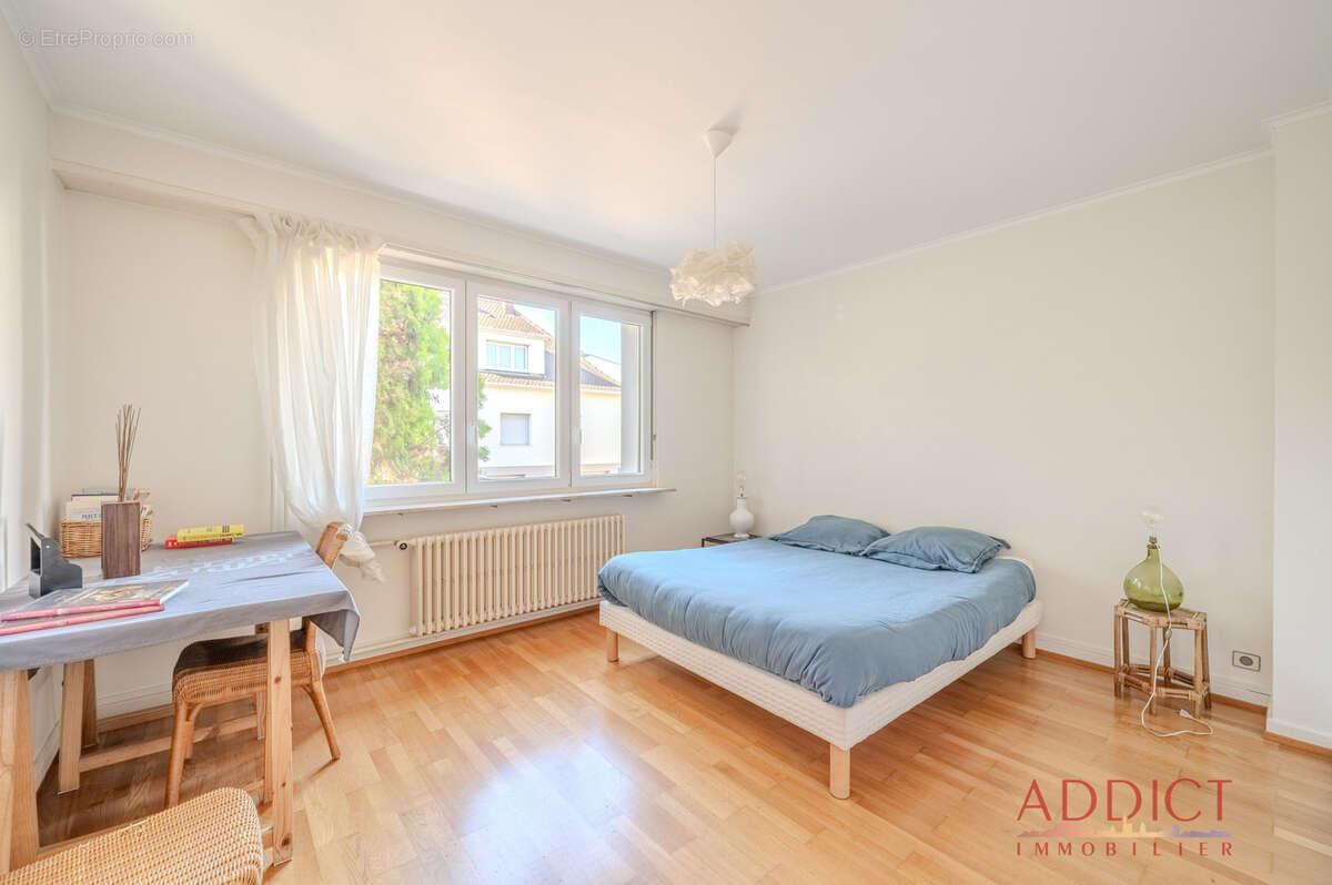 Spacieux appartement 5 pièces avec terrasse et grand jardin privatif - photo 8