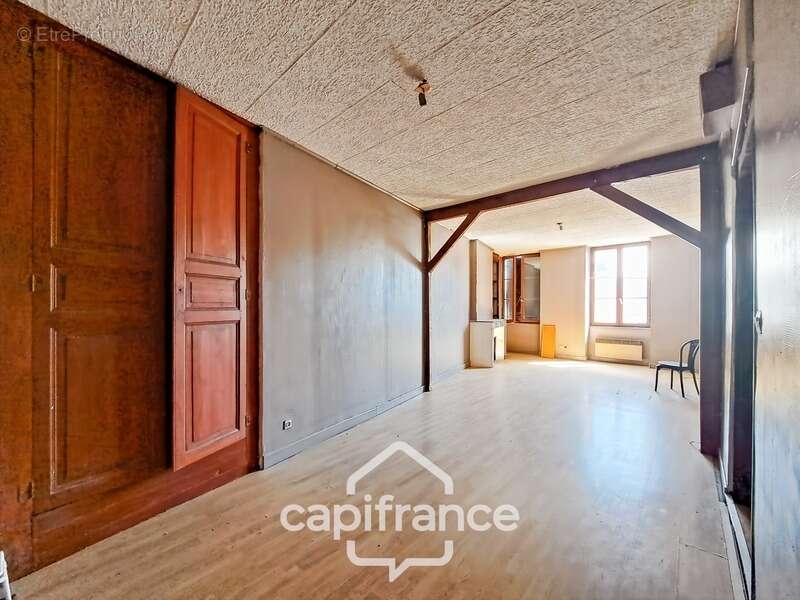Ancien bar-restaurant avec logement – Fort potentiel au cœur de Châteaumeillant - photo 17