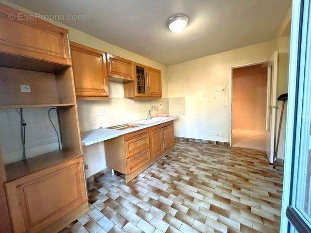   - Appartement à VILLEURBANNE