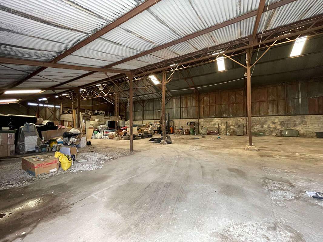 Commerce à LA FERTE-SOUS-JOUARRE