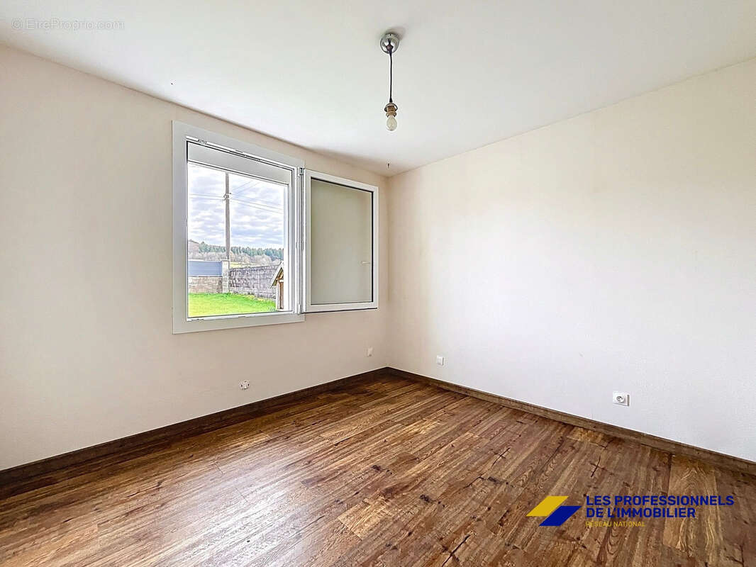 Maison à CHARMOIS-DEVANT-BRUYERES