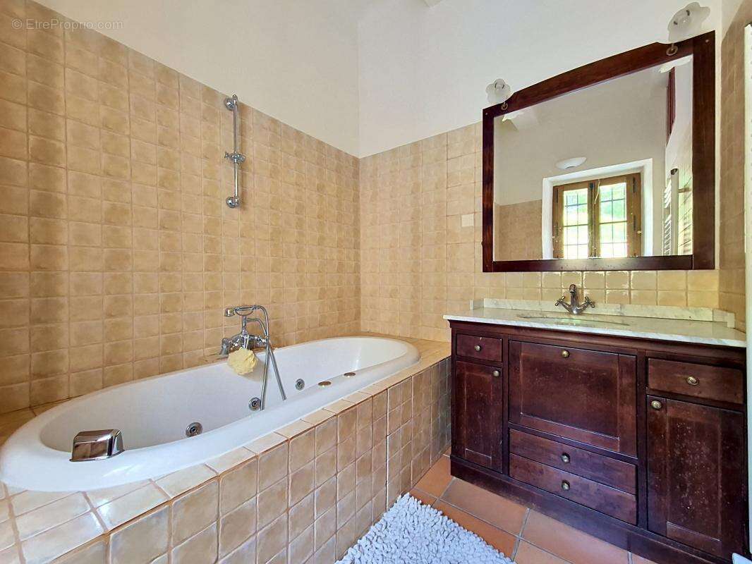 Maison 204 m² à La Penne  - photo 23