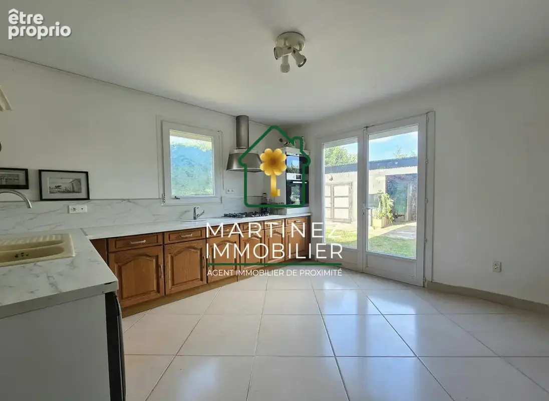 Maison 8 pièces 240 m² à vendre à Saint-Priest (69800) - photo 4