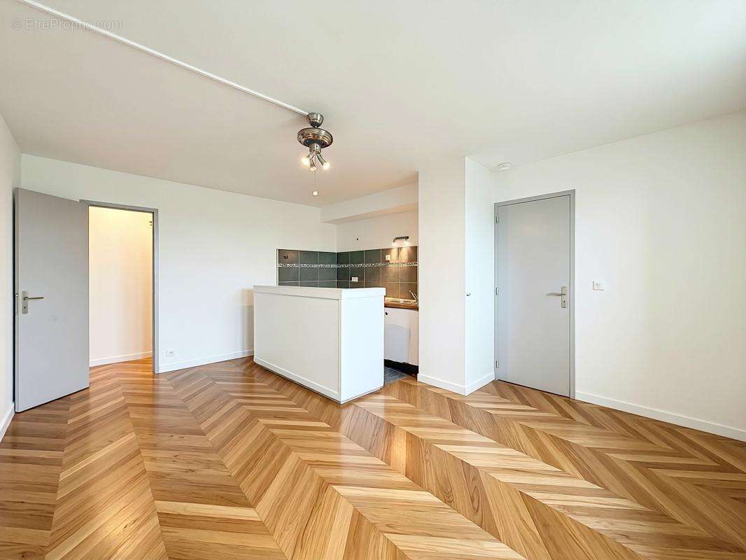 T2 45 m² au Rez de chaussée avec aperçu mer à rénover - photo 8
