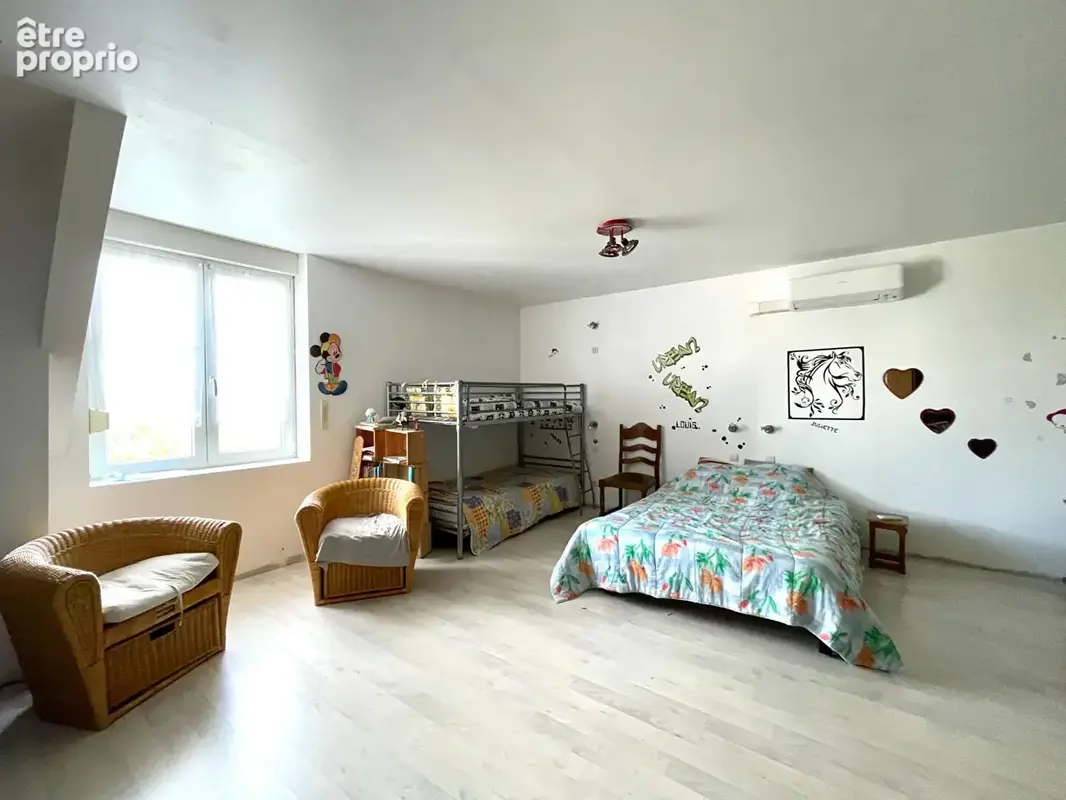 Belle maison familiale avec dépendances sur plus de 31 ares de terrain - photo 10