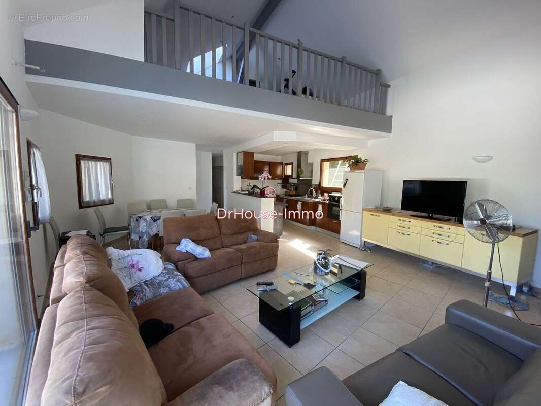 Maison à LA COMBE-DE-LANCEY