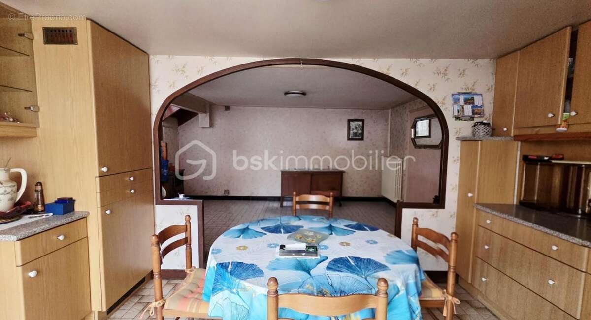 Maison à SAINT-GERMAIN-EN-COGLES