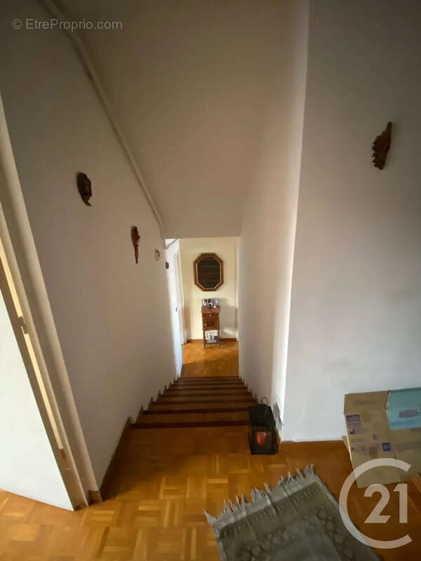 Appartement à MARSEILLE-4E