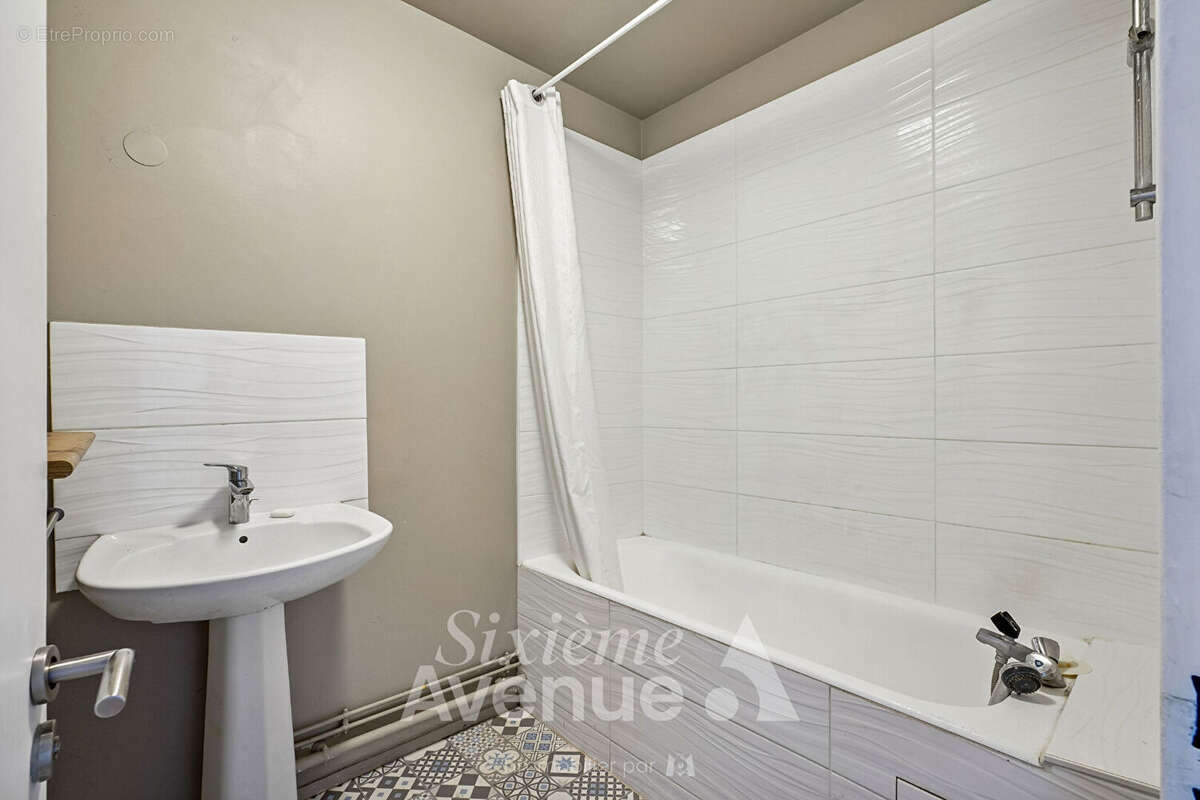 Appartement - Cave - Parking - Ascenseur - Vues - photo 7