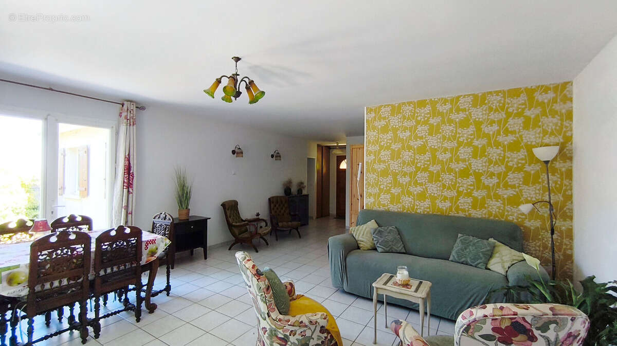 Maison  4 pièces 95 m2 - ANGEAC-CHAMPAGNE (16) - photo 2