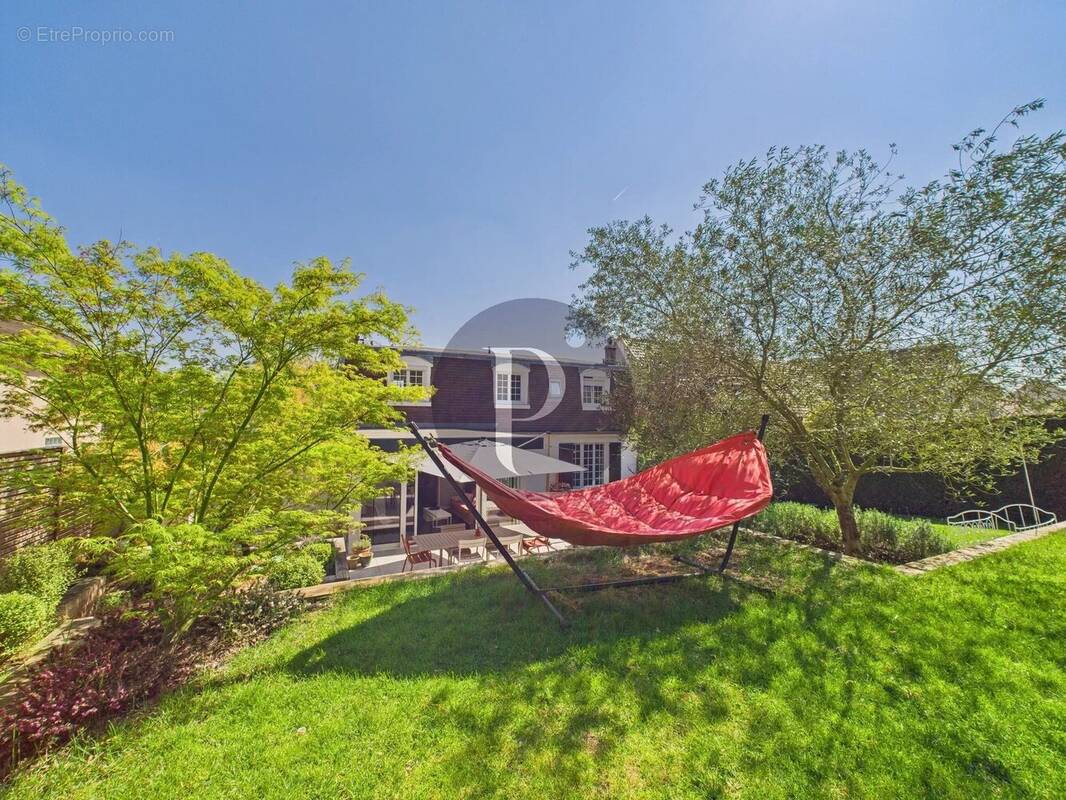 Maison à VERRIERES-LE-BUISSON