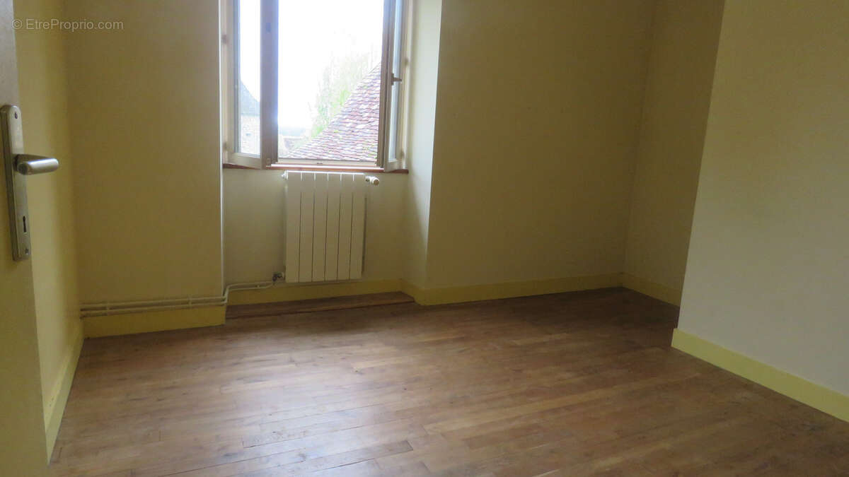 Ensemble immobilier de 2 maisons (en pierres et mitoyennes) avec une grange (en pierres) Secteur SAINT RAPHAEL - photo 27