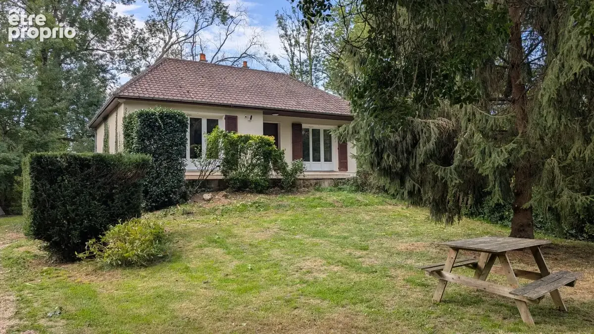 Photo Maison à Nazelles-Negron au prix de 212 000€
