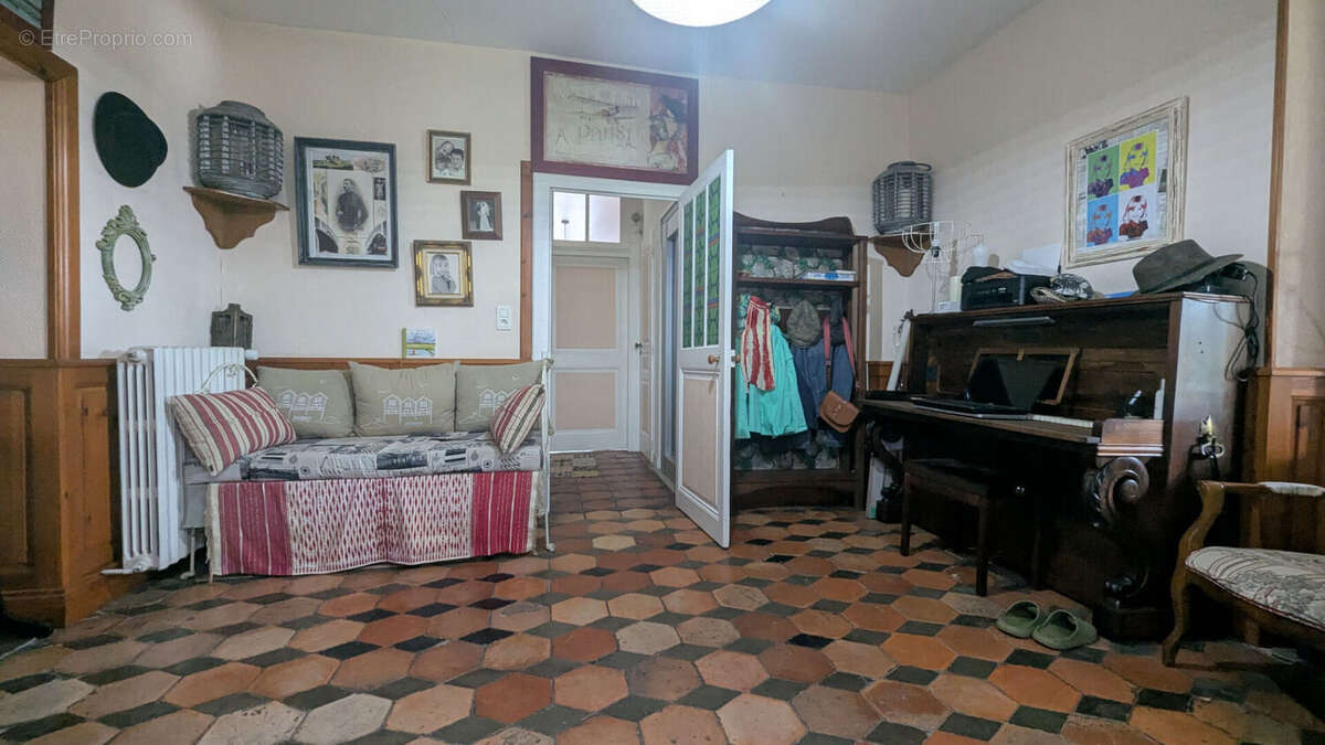 Maison à TONNAY-CHARENTE