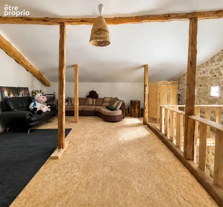 Corps de ferme rénové , T7 de 350 m² et 6 000 m² de terrain Negociable - photo 3