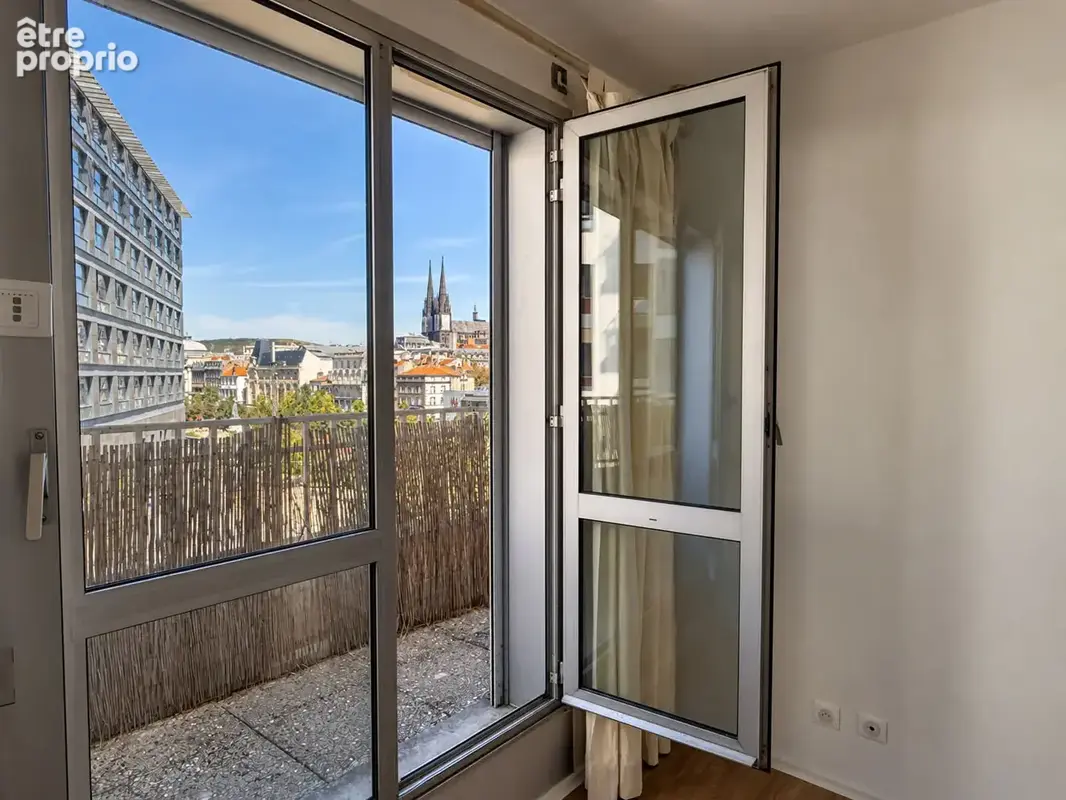 CLERMONT-FERRAND / Hyper-Centre appartement à vendre en étage élevé avec terrasse ! - photo 13